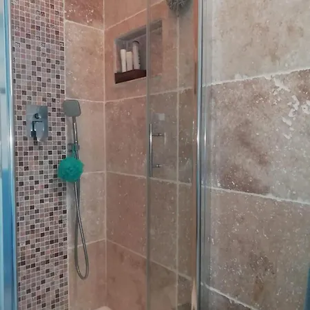 Séjour chez l'habitant Dans Maison Atypique *